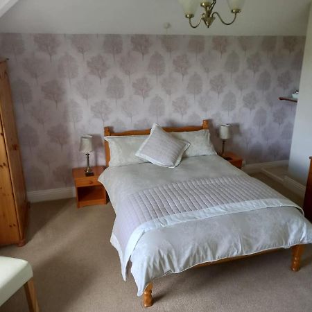 Bron Rhiw Guest House คริกเคียธ ภายนอก รูปภาพ