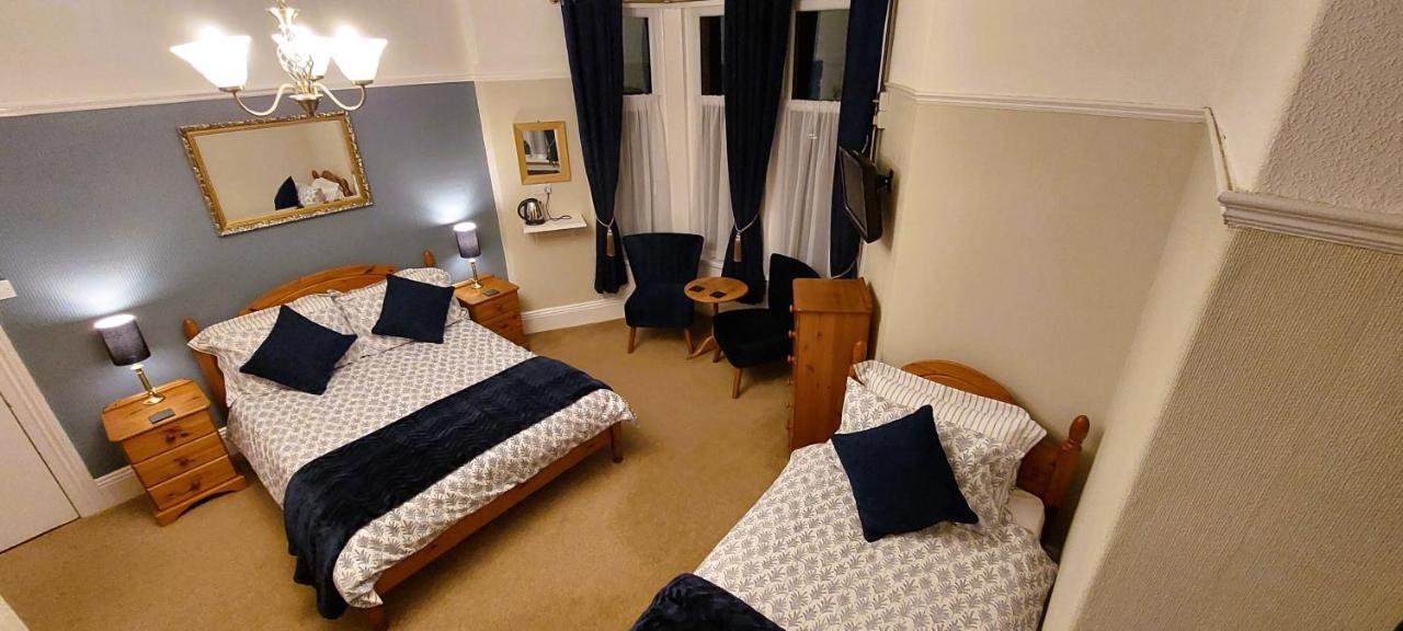 Bron Rhiw Guest House คริกเคียธ ภายนอก รูปภาพ