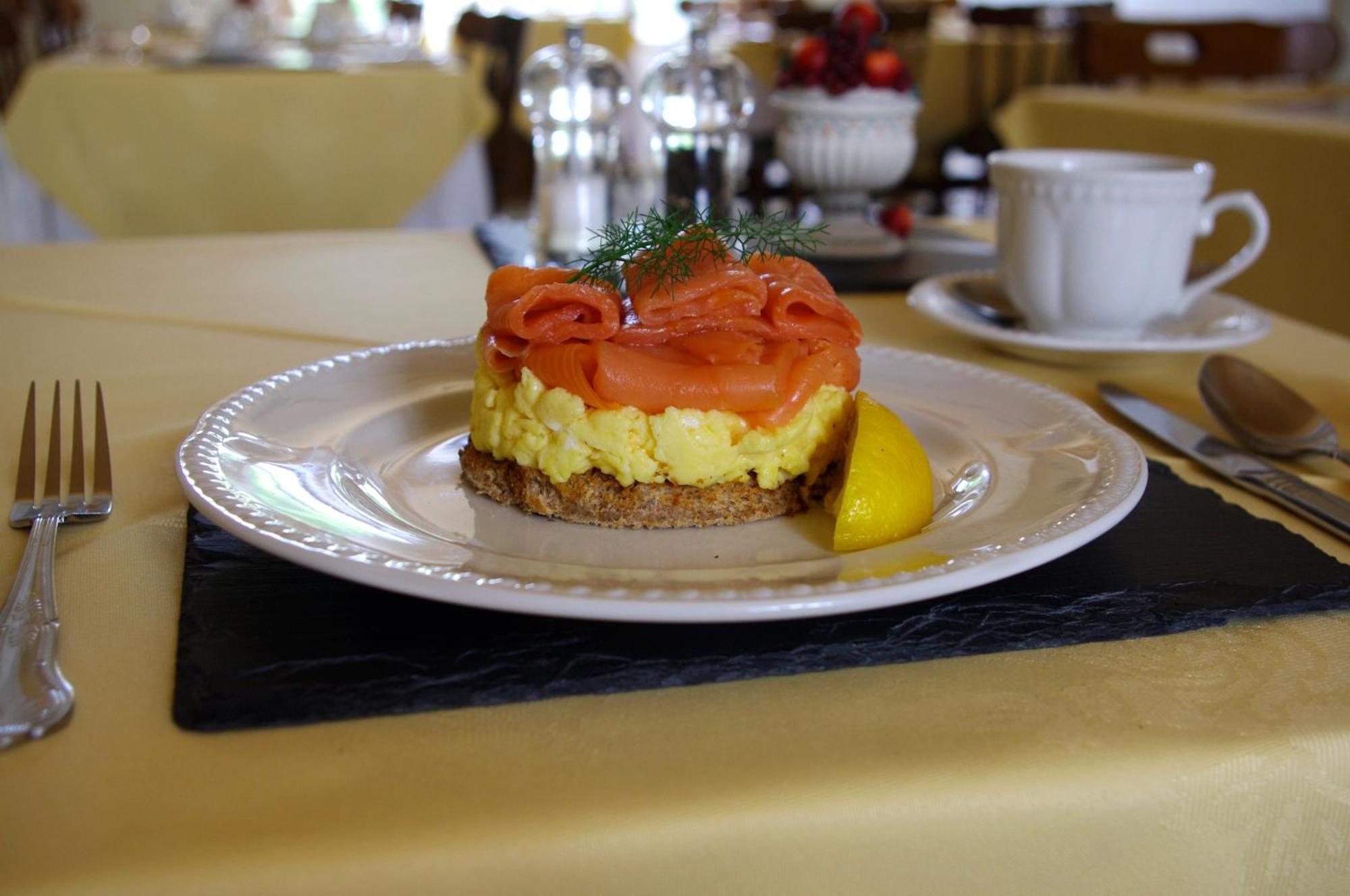 Bron Rhiw Guest House คริกเคียธ ภายนอก รูปภาพ